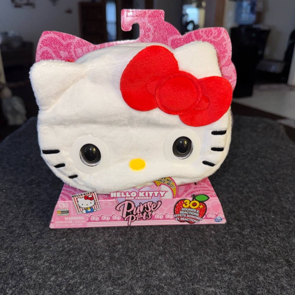 NEW in box Hello Kitty And Friends Purse Pets 30+ Sounds And Eye Movement - Picture 2 of 6